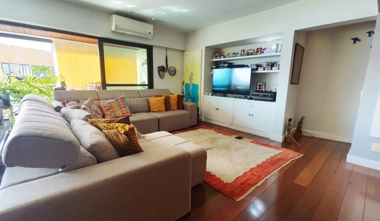 WhatsApp Image 2025-05-07 at 20.22.34 (4)