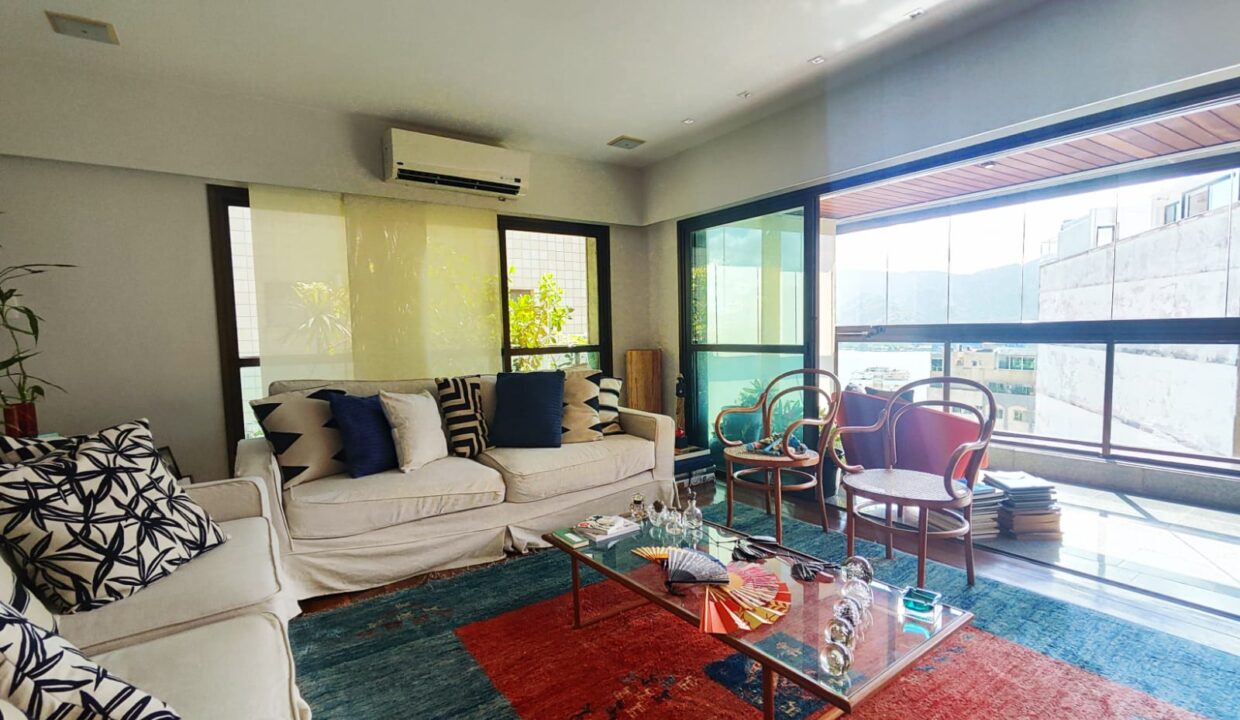 WhatsApp Image 2025-05-07 at 20.22.39 (2)