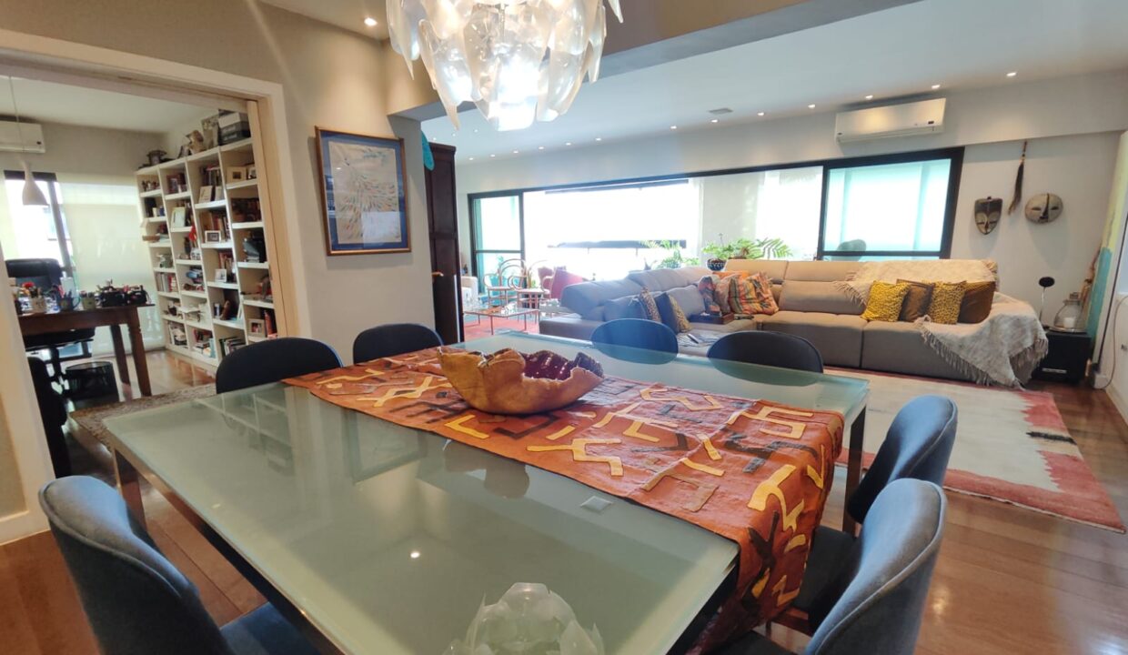 WhatsApp Image 2025-05-07 at 20.22.42 (1)