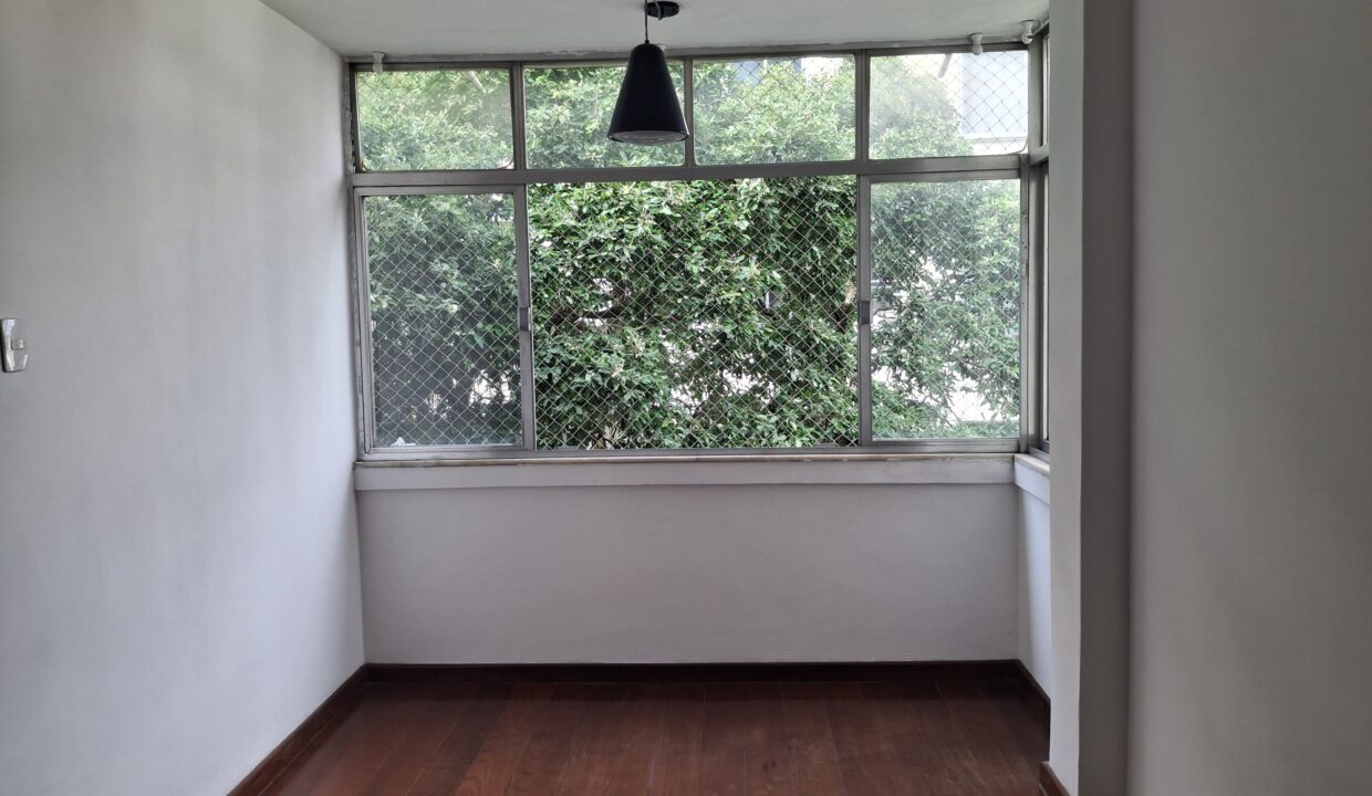 WhatsApp Image 2025-05-08 at 17.05.00