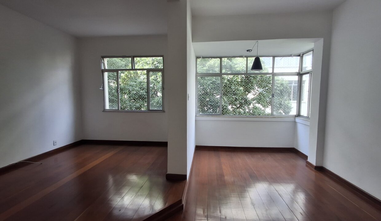 WhatsApp Image 2025-05-08 at 17.05.04