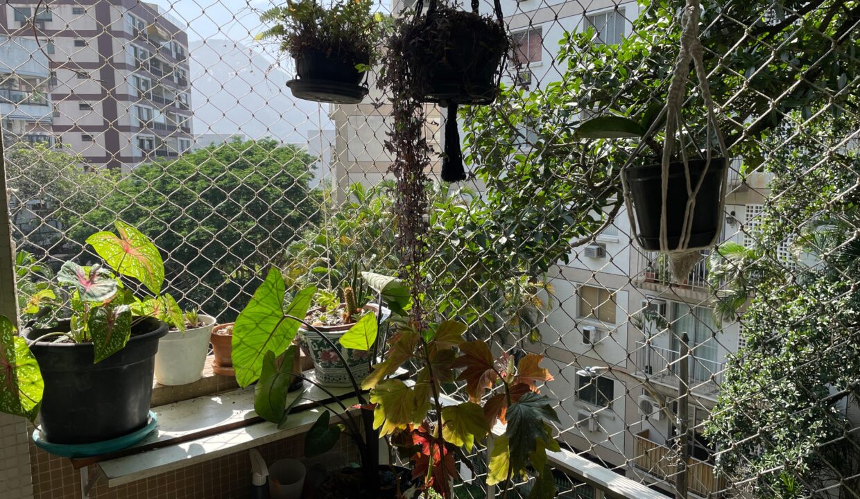 WhatsApp Image 2025-05-15 at 22.05.42 (1)