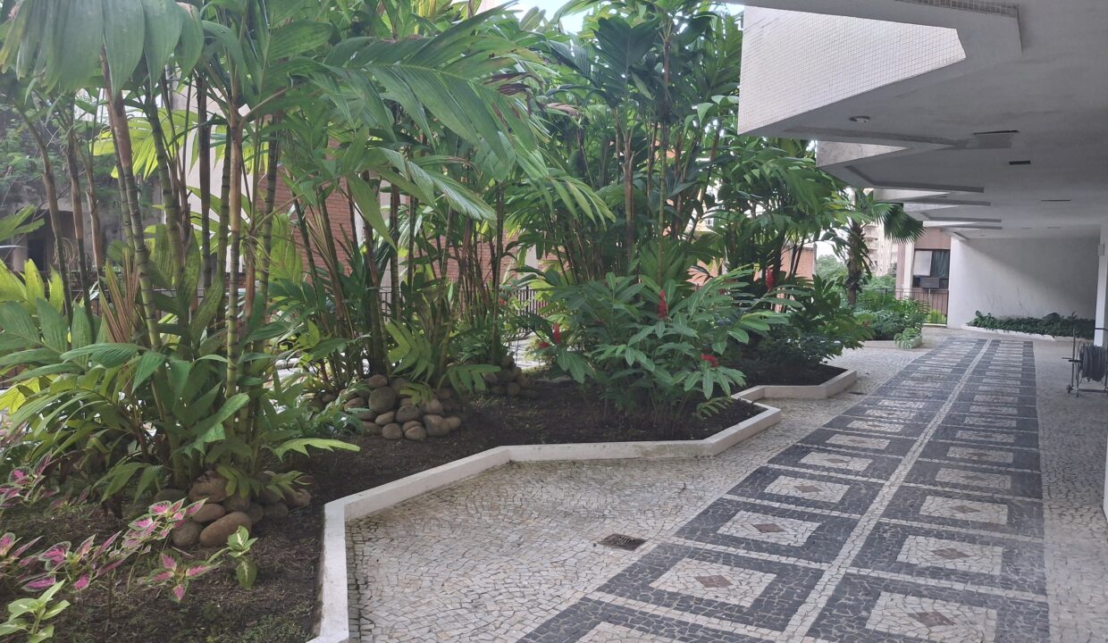 WhatsApp Image 2025-05-22 at 08.39.07